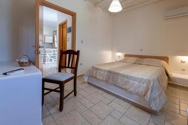 Filoxenia Apartments