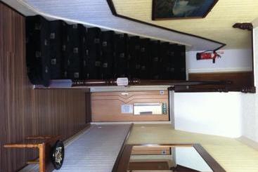 مسافرخانه Aberdeen Guest House
