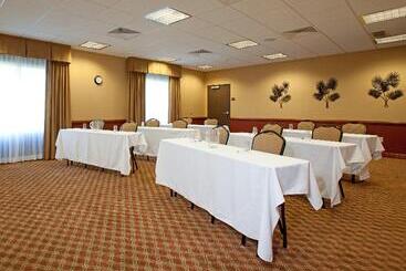 فندق Comfort Inn & Suites