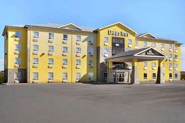 호텔 Days Inn By Wyndham Grande Prairie