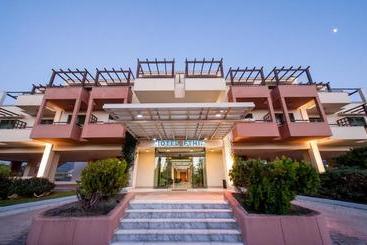 בית מלון כפרי Fthia