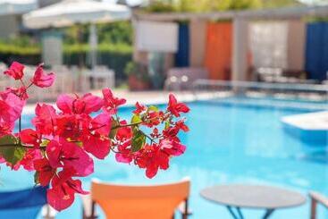 בית מלון כפרי G George