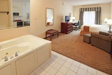 Holiday Inn Express Hotel & Suites Camden By Ihg