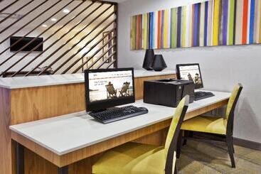 בית מלון כפרי Holiday Inn Express Phenix City Fort Benning, An Ihg