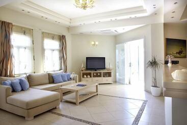 호텔 Mediterranean