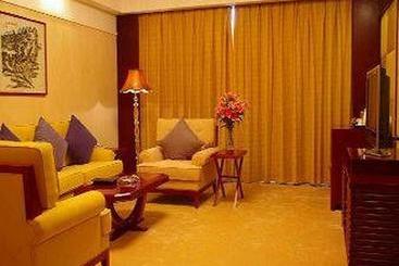 هتل Ramada Plaza Wuxi