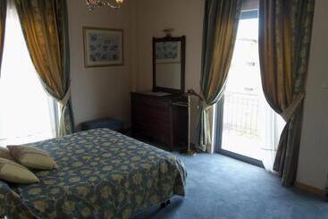 בית מלון כפרי Rex