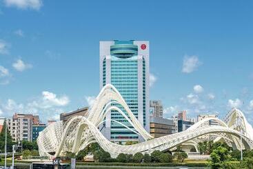 هتل Ramada Plaza Wuhan Optics Valley