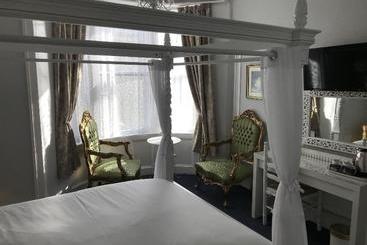 فندق فئة نجمة واحدة Otto Craven  & Spa