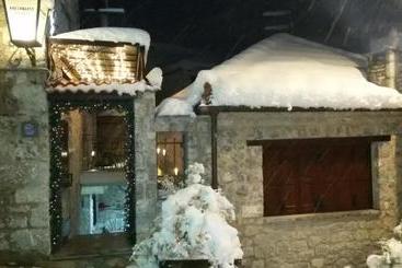 هتل Alexandros Guesthouse