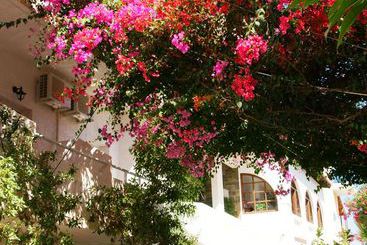 Отель Christiana Beach