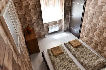 Отель Corvin Point Rooms And Apartments