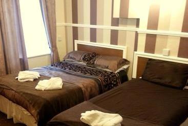 Отель The Park Villa