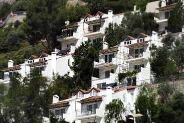 Serena Suites Aparthotel