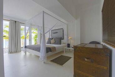 ホテル Hôtel 20 Degrés Sud   Relais & Châteaux