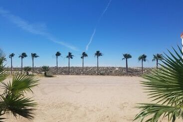 Laos Mar Hotel & Suites