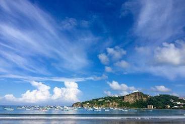 בית מלון כפרי Casa Marina Condos