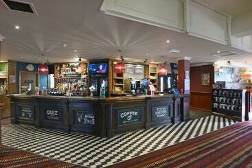 酒店 Oaklands By Greene King Inns
