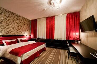 בית מלון כפרי Symfonia Osjaków