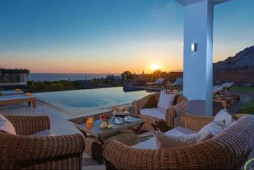 דירות לתיירים Irida Villa Luxury Villa With Sea View