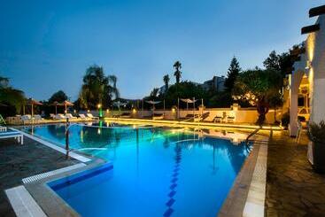 דירה Malibu Boutique Studios & Bungalows