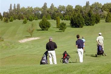 فندق Crécy Golf