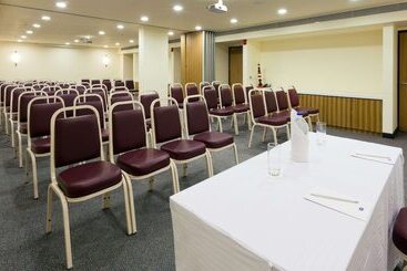 Отель Hampton By Hilton Vadodara  Alkapuri