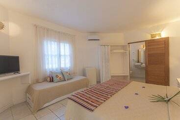 Отель Saint Tropez Praia