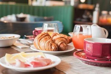 ホテル The Originals Boutique, Hôtel ô Gayot, Bagnolesdel Orne