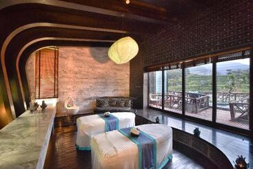 Intercontinental Danang Sun Peninsula Resort, An Ihg