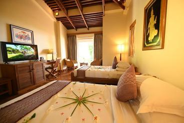 هتل Aye Yar River View Resort