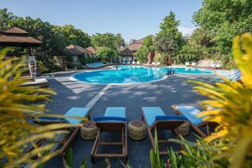 هتل Aye Yar River View Resort