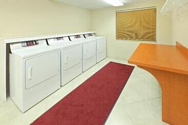 هتل Candlewood Suites West Little Rock, An Ihg