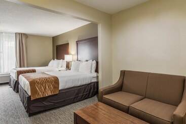 فندق Comfort Inn & Suites Greenwood Near University