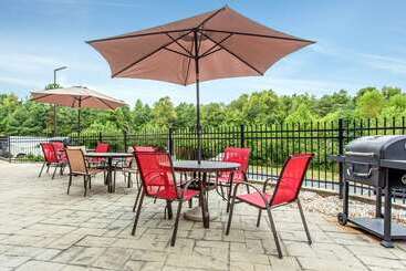 فندق Comfort Suites Clinton Near Presbyterian College