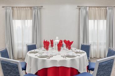 Holiday Inn Express Hotel & Suites Greenville I 85 & Woodruff Road, An Ihg