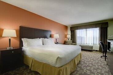 Holiday Inn Express Hotel & Suites Kansas City Sports Complex, An Ihg