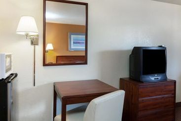 호텔 Country Inn And Suites By Radisson Flagstaff Downt