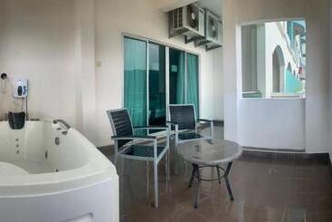 Hotel Marina Island Pangkor Resort &