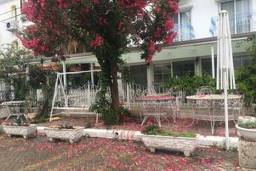 בית מלון כפרי Melaike