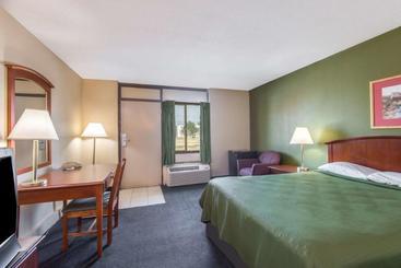 Отель Portland Travelodge