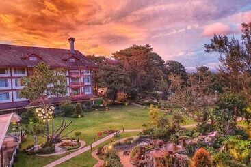 Hotel The Manor At Camp John Hay