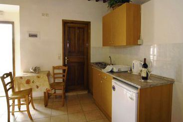 Chrysanthi Studio & Apartments