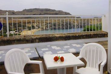 Chrysanthi Studio & Apartments