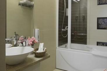 Ferdowsi International Grand Hotel