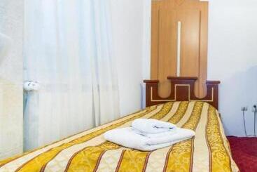 هتل Carpati Imparatul Romanilor