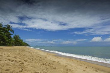 هتل Costa Royale Trinity Beach