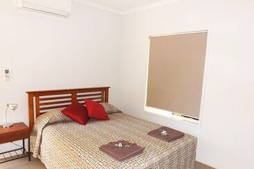 בית מלון כפרי Derby Lodge