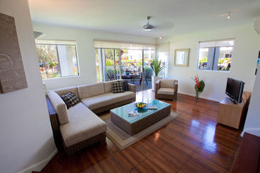 هتل Beaches Holiday Apartments   Official Onsite Reception & Check In