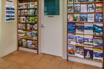 هتل Port Douglas Apartments   Adults Only Oasis